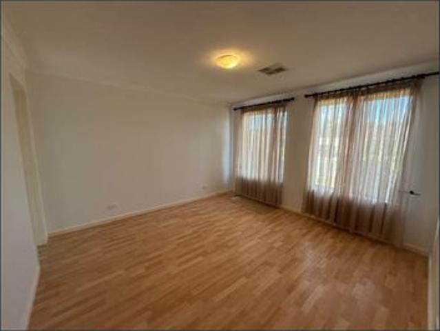 Freshly painted 4x2 with Gardens and lawn mowing included