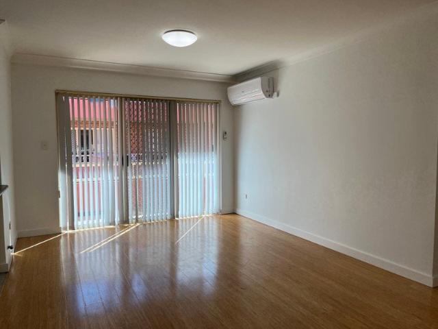 Freshly Painted & Close to all amenities 2 WEEKS FREE RENT!