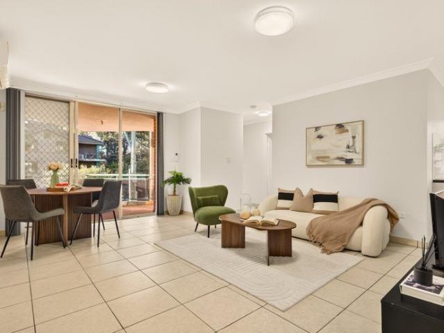FRESHLY PAINTED APARTMENT JUST 130M TO WENTWORTHVILLE PUBLIC SCHOOL