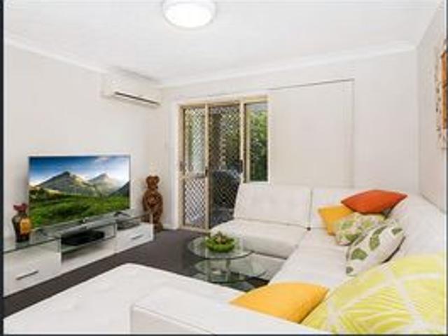 Freshly Painted Ground Floor Unit in Convenient Nundah Location