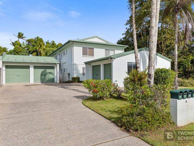 Freshly Painted Ground Floor Unit Prime Cairns North Location