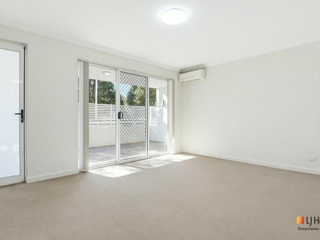 Freshly Painted Ground Floor 1 Bedroom Apartment