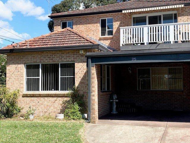 FRESHLY PAINTED DUPLEX IN A GREAT LOCATION!