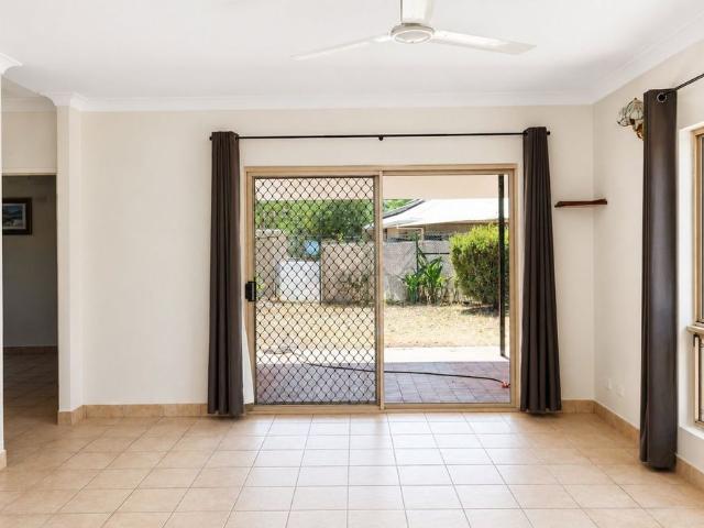 FRESHLY PAINTED FAMILY HOME