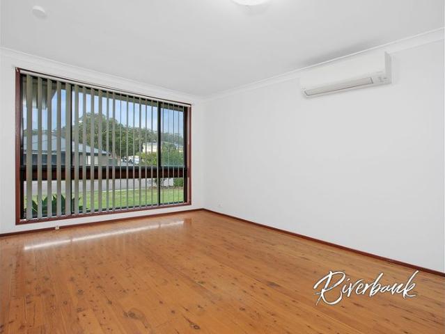 FRESHLY PAINTED FAMILY HOME!