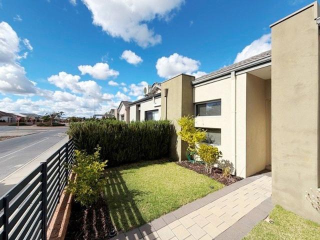 Freshly Painted Family Home with Ducted Air Conditioning in Prime Caversham Location