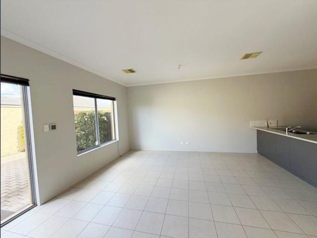 Freshly Painted Family Home with Ducted Air Conditioning in Prime Caversham Location