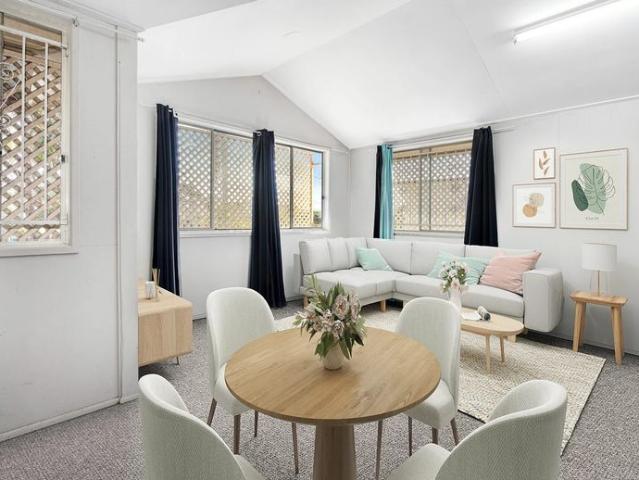 Freshly painted flat in central location