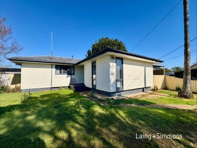 Freshly painted home in peaceful cul de sac