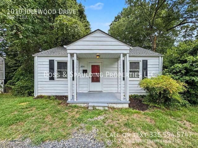 Freshly Painted Home Near Battleground & Wendover