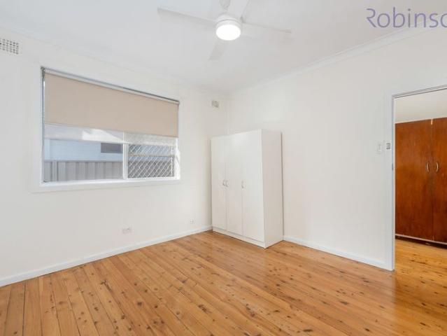 Freshly painted one bedroom unit in a convenient Hamilton East location