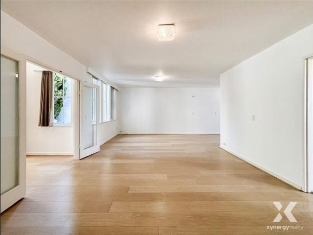 FRESHLY PAINTED Space, Comfort and Convenience in Canterbury
