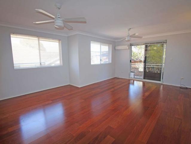 FReshly painted Spacious 2 bedroom Unit with Lock Up garage available for rent