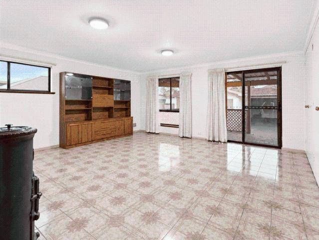 Freshly Painted, Spacious & Convenience in Yokine