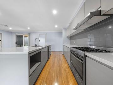 Beautifully Presented Split Level Family Home