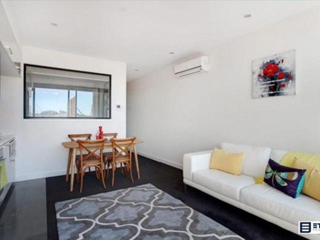Freshly Painted Stylish & Secure One Bedroom Apartment in a Prime Location