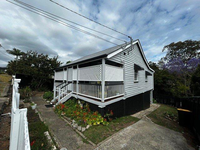 Freshly Painted Queenslander cottage