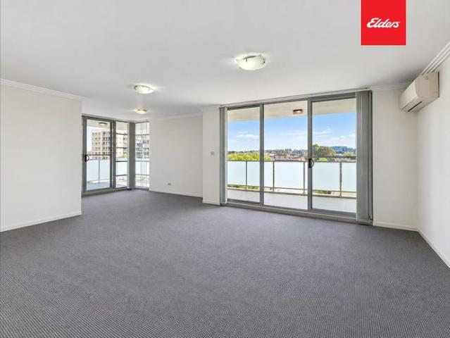 Freshly painted three bedroom apartment with expansive balcony and district outlook