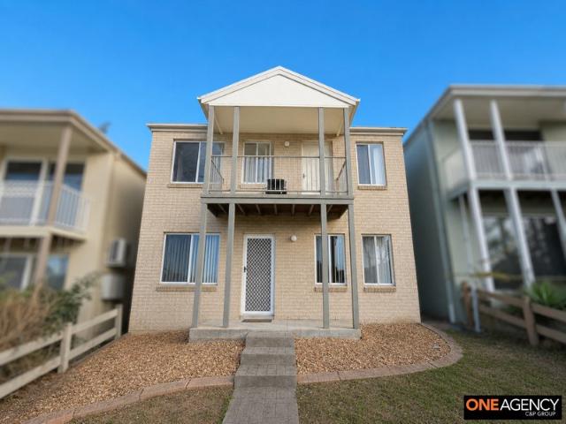 Freshly painted three bedroom home in Currans Hill
