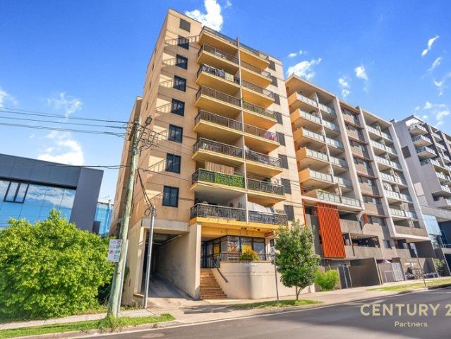 Freshly Painted Two Bedroom Apartment with Pool Access