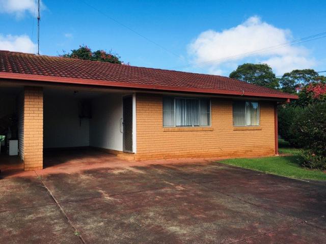 Freshly Painted Unit in the Heart of Newtown
