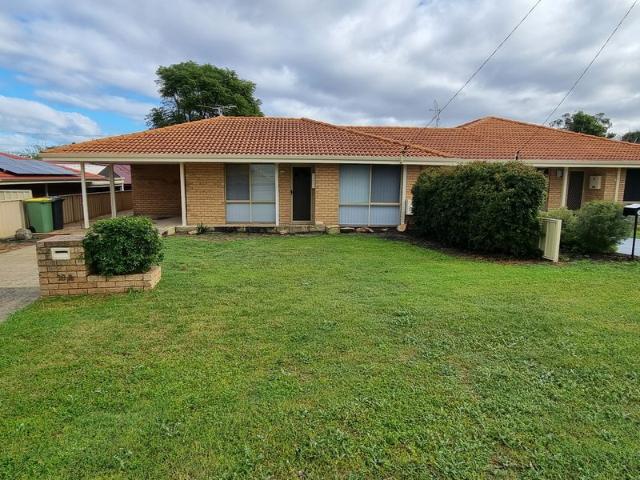 Freshly Presented Home I Spacious backyard I Convenient Location