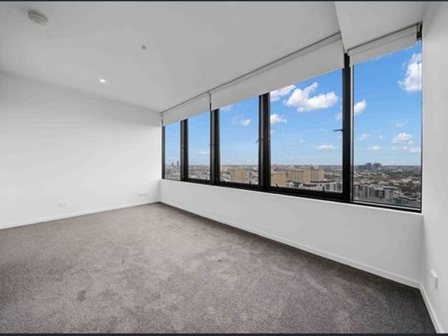 Freshly Refreshed Apartment with Spectacular Views & Exceptional Lifestyle