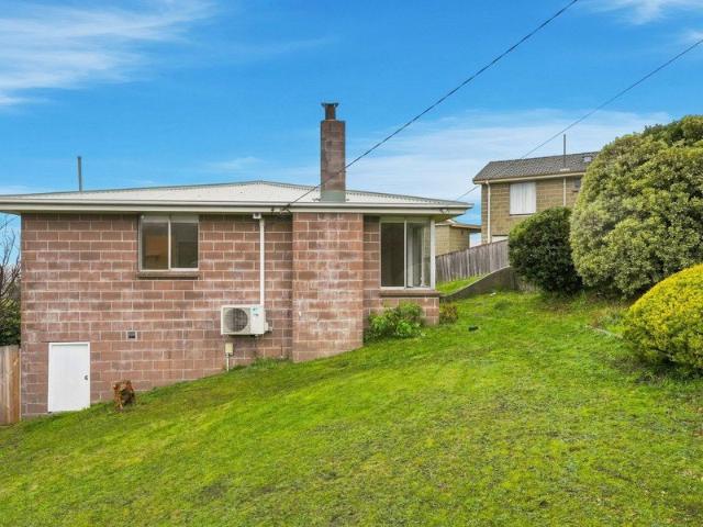 Freshly Refreshed Family Home in Convenient Location