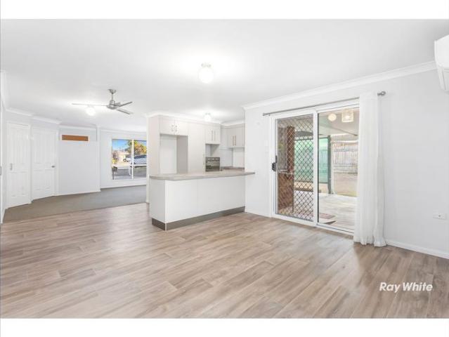 Freshly Refurbished Family Home Walk to the Beach!