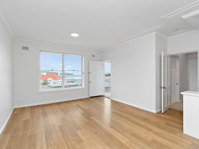 Freshly Refurbished Harbourside Living, Moments from Fairlight Beach