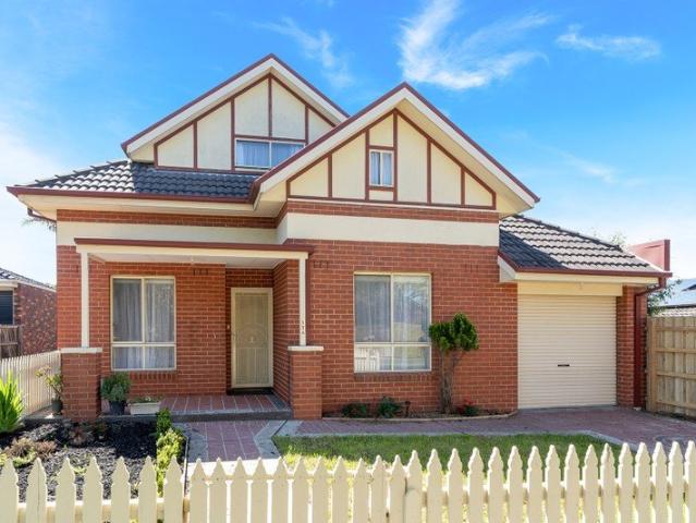 Freshly Refurbished Three Bedroom Unit