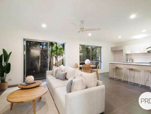 Freshly Refurbished Townhouse in great Complex