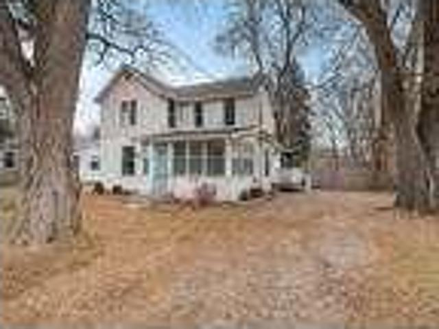 Freshly remodeled home within walking distance to Whitmore Lake!
