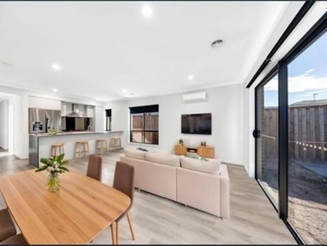 Freshly Renovated 4 Bedroom Family Home in Deanside