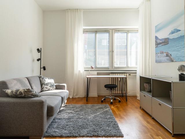 Freshly renovated 4 room apartment in Düsseldorf Oberkassel, Dusseldorf Amsterdam Apartments for Rent