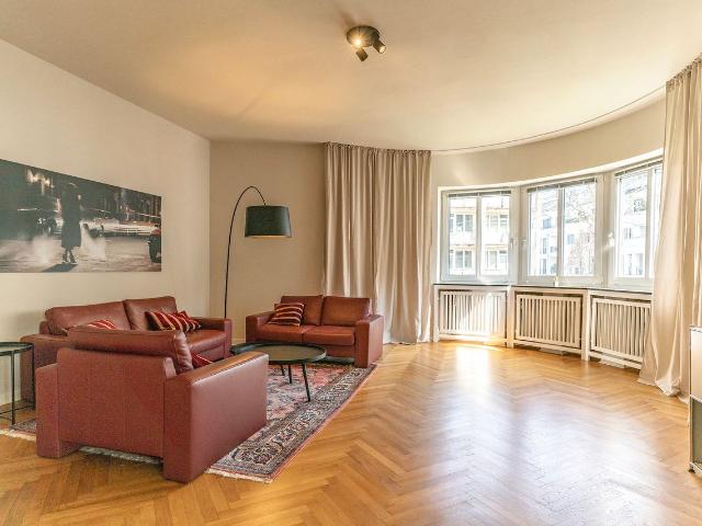 Freshly renovated 4 room apartment in Düsseldorf Oberkassel, Dusseldorf Amsterdam Apartments for Rent