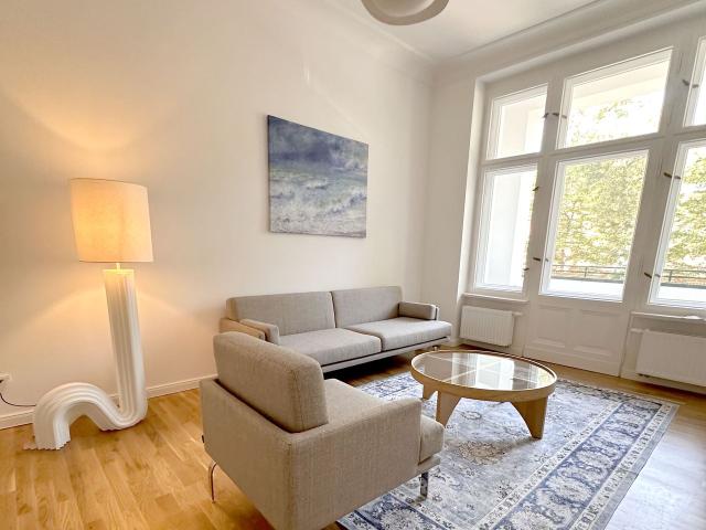 Freshly renovated 4 room apartment with balcony stylishly furnished in Berlin Tempelhof, Berlin Amsterdam Apartments for Rent