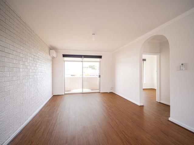 Freshly renovated 2 bed, 1 bath unit