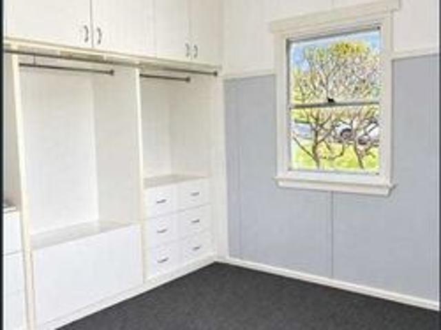 Freshly Renovated 2 Bedroom Home with Air Conditioning