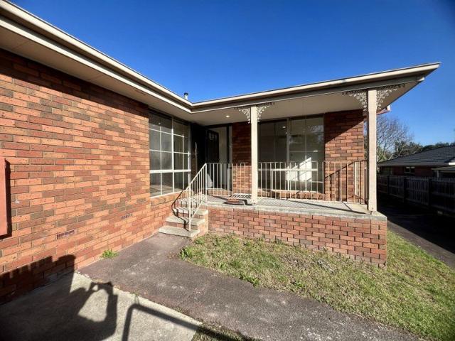 Freshly Renovated 2 Bedroom Home In Endeavour Hills