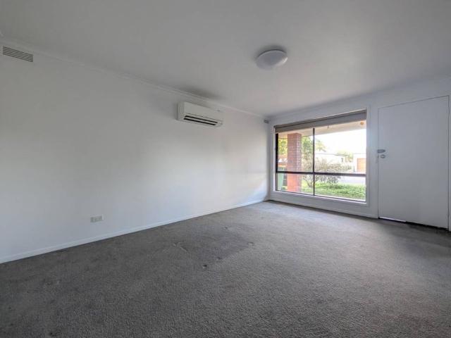 Freshly Renovated 2 Bedroom Unit