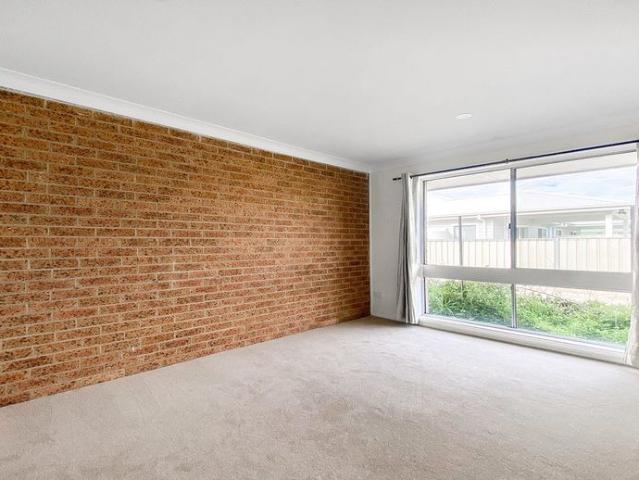 Freshly Renovated 2 Bedroom Unit