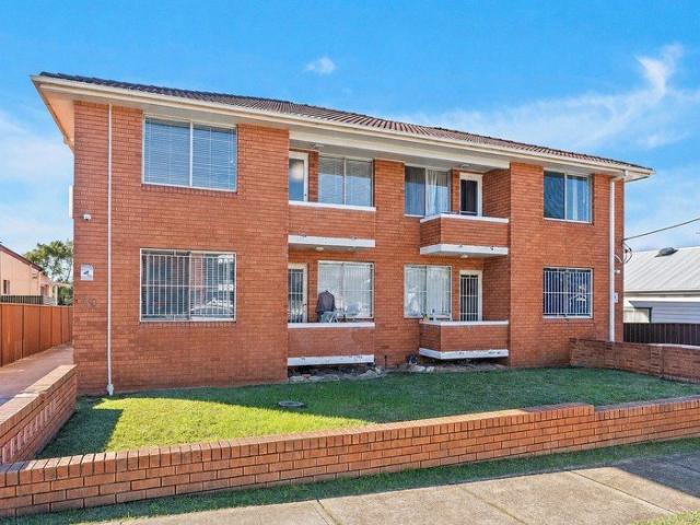 Freshly Renovated 2 Bedroom Unit