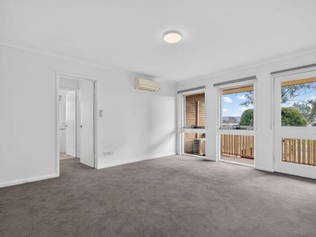 Freshly Renovated 2 Bedroom Unit in a Convenient North Albury Location