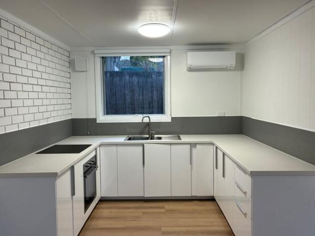 Freshly Renovated 2 Bedroom Unit in a Prime Location