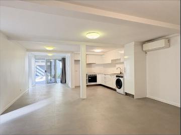 Freshly Renovated 2 Bedroom Unit in Convenient Fairfield Location