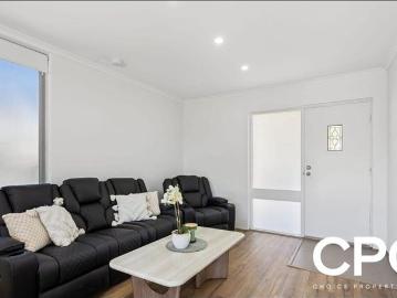 Freshly Renovated 2 Bedroom Unit in Prime Location