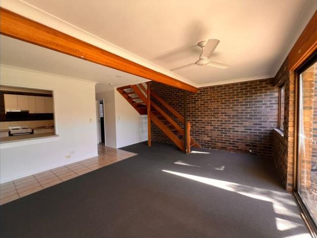 Freshly Renovated 2 Bedroom Unit in Prime Rochedale South Location!