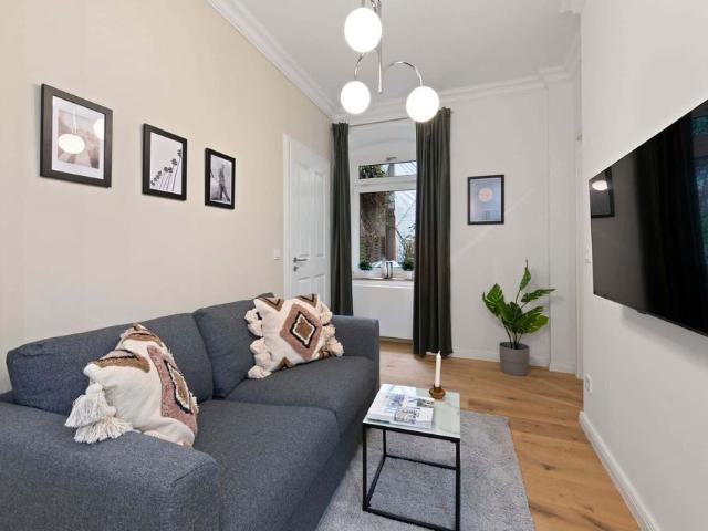 Freshly renovated 2 room flat in the Samariterkiez Friedrichshain