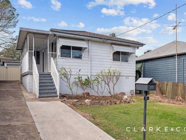 FRESHLY RENOVATED 3 BED HOME!